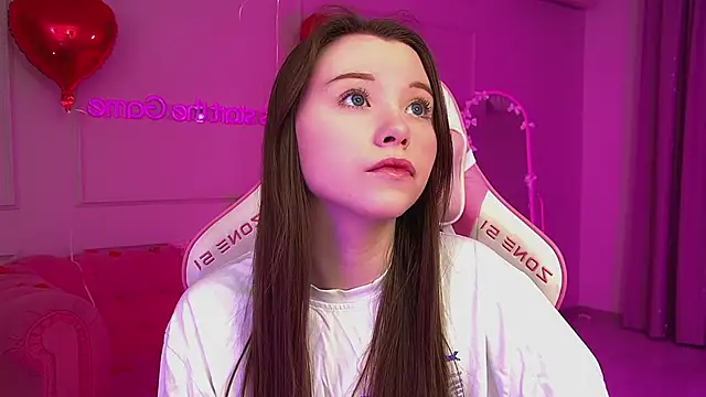 KeiraAsti online show from February 10, 6:34 pm