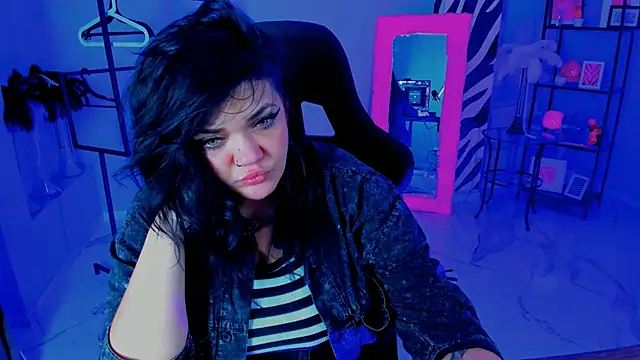 MaryHarrys online show from October 21, 8:20 pm