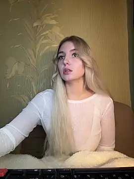 Snapshot of sindi_love_u chatting on October 21, 8:48 am sindi love u online show from October 21, 8:48 am