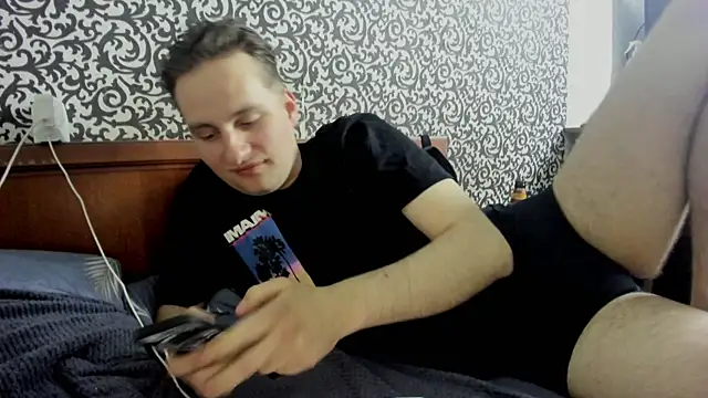 romiosabrino online show from May 6, 8:36 pm