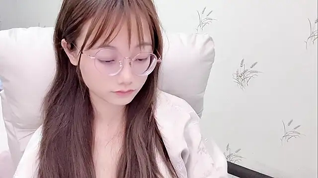 puppy-999 online show from April 12, 1:49 pm