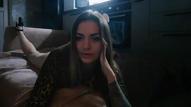 Snapshot of MoonChristie chatting on September 26, 7:51 pm MoonChristie online show from September 26, 7:51 pm