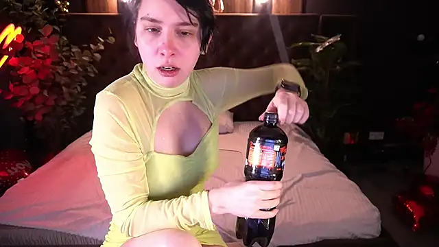 LiviaShy online show from February 17, 8:15 pm