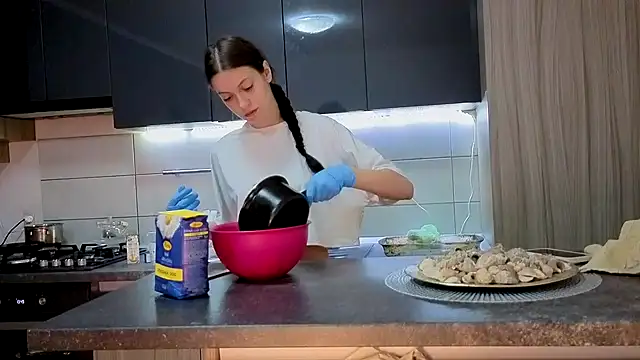 Snapshot of Pisypussy chatting on November 26, 4:08 pm Pisypussy online show from November 26, 4:08 pm