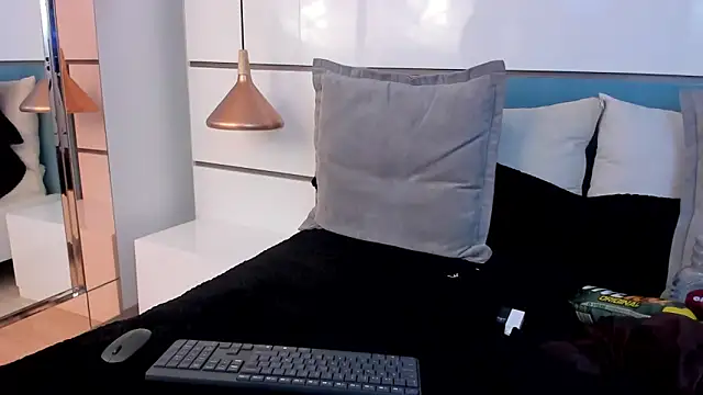 Ashkoreh online show from December 13, 8:04 pm