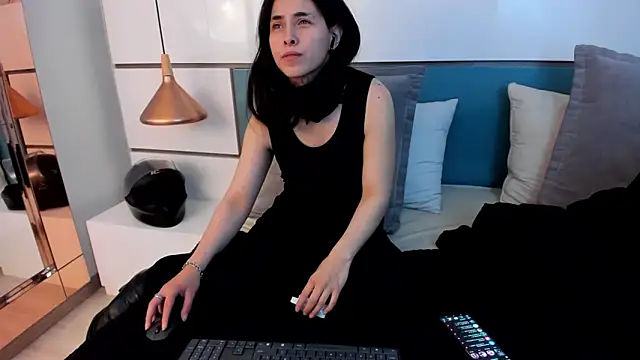 Ashkoreh online show from May 29, 7:45 pm