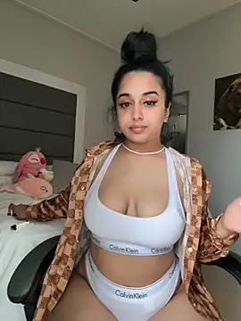 Snapshot of LilMisIndianx chatting on February 1, 2:26 pm LilMisIndianx online show from February 1, 2:26 pm