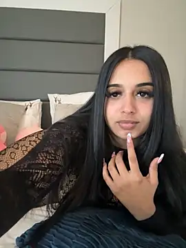 Snapshot of LilMisIndianx chatting on February 7, 9:13 am LilMisIndianx online show from February 7, 9:13 am