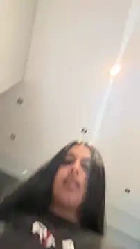 Snapshot of LilMisIndianx chatting on March 14, 8:31 am LilMisIndianx online show from March 14, 8:31 am