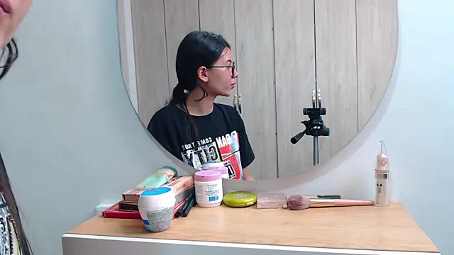 pinky f00x online show from March 12, 7:42 pm