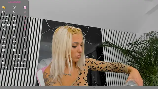 daisyblushh online show from October 6, 7:11 pm