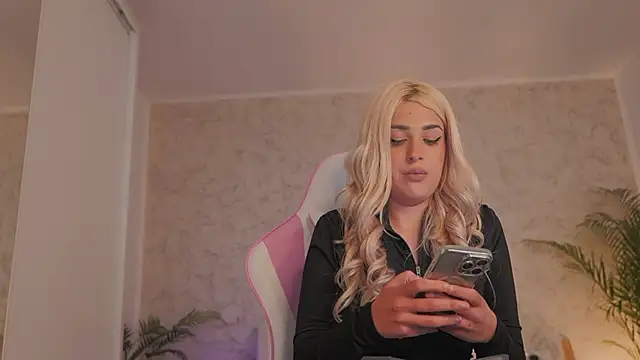 daisyblushh online show from March 20, 4:34 pm