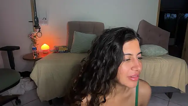 Snapshot of deusaludovica chatting on June 26, 8:57 pm deusaludovica online show from June 26, 8:57 pm