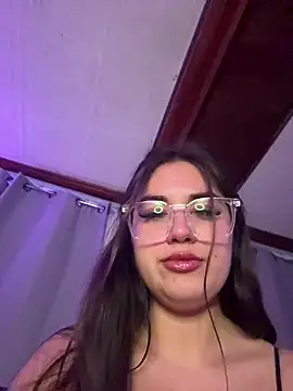 Snapshot of JosefaSweet chatting on May 14, 12:17 am JosefaSweet online show from May 14, 12:17 am