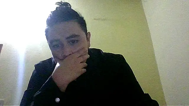 Snapshot of jorgexsuil2hh chatting on June 12, 5:28 am jorgexsuil2hh online show from June 12, 5:28 am
