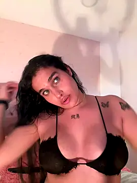Snapshot of Bella__Wood chatting on September 9, 9:36 pm Bella Wood online show from September 9, 9:36 pm