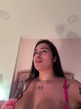 Snapshot of Bella__Wood chatting on October 5, 6:06 pm Bella Wood online show from October 5, 6:06 pm