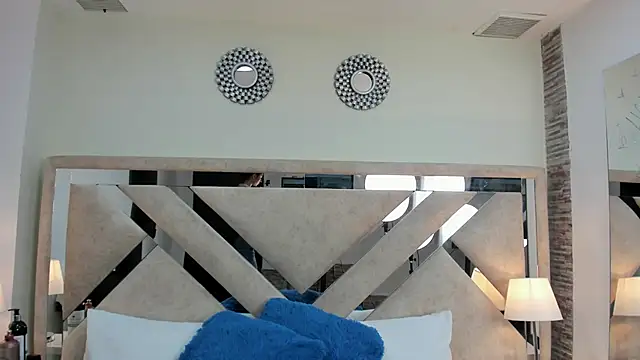 ximena vasquez8 online show from March 11, 4:07 am