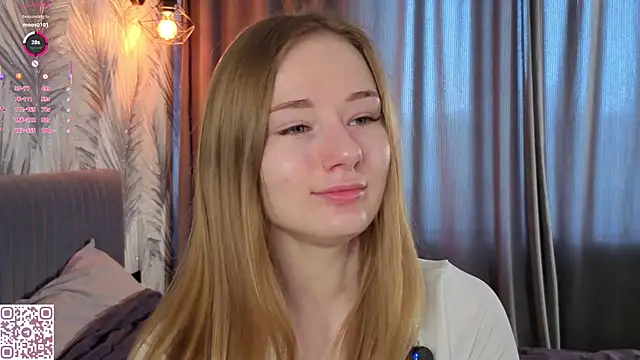 ElvinaRose online show from April 3, 5:27 am