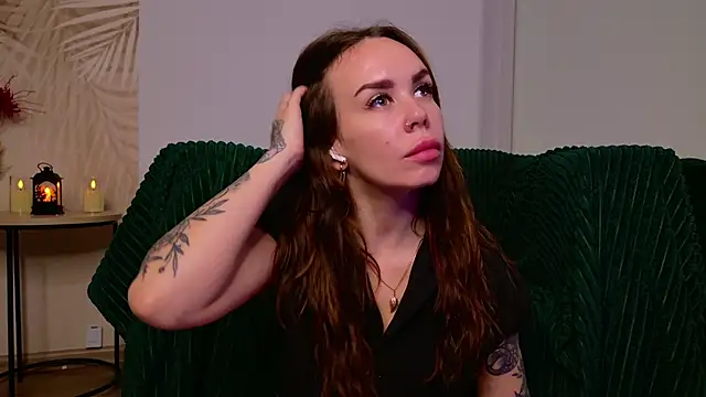 AnitaVensley online show from October 31, 10:27 am