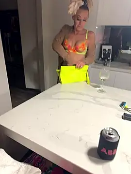 Reacher110565 online show from January 9, 5:15 pm