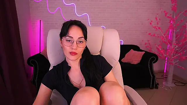 EviLune online show from January 7, 9:17 pm