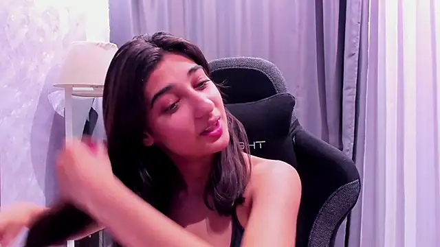 Elfy Rare  online show from November 2, 3:03 pm