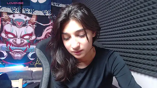 Elfy Rare  online show from November 14, 8:07 pm