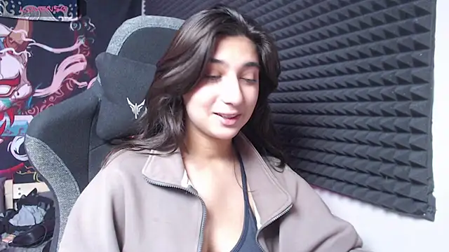 Elfy Rare  online show from November 15, 8:05 pm