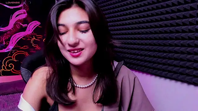 Elfy Rare  online show from November 22, 8:19 pm