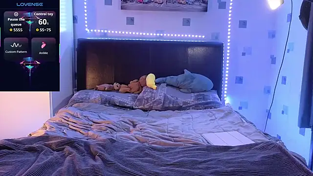 Snapshot of luciferdaroyale chatting on October 29, 10:33 pm luciferdaroyale online show from October 29, 10:33 pm