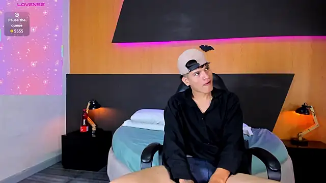 Dakota Monroe online show from November 5, 11:54 am