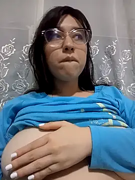 lareinalareinadelanal online show from November 2, 1:30 am