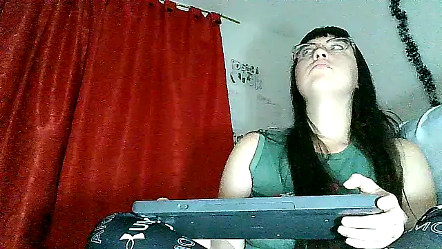 lareinalareinadelanal online show from December 5, 1:14 am