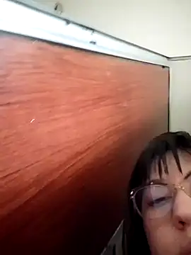 lareinalareinadelanal online show from January 10, 1:35 pm