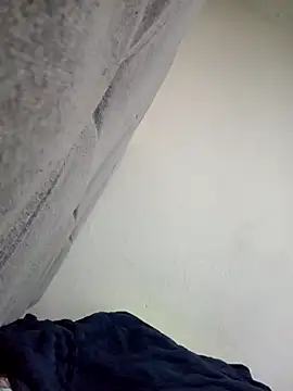 lareinalareinadelanal online show from January 15, 1:10 am