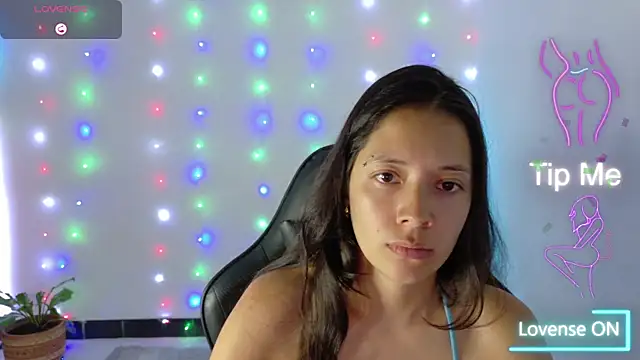 Snapshot of Sarasavage chatting on January 6, 5:27 pm Sarasavage online show from January 6, 5:27 pm