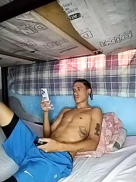 Snapshot of Gabriel_Stone chatting on October 30, 7:36 pm Gabriel Stone online show from October 30, 7:36 pm