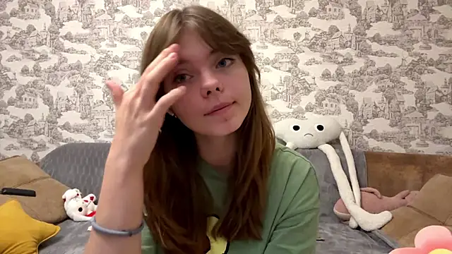 CoralinaEastoy online show from September 22, 8:00 pm
