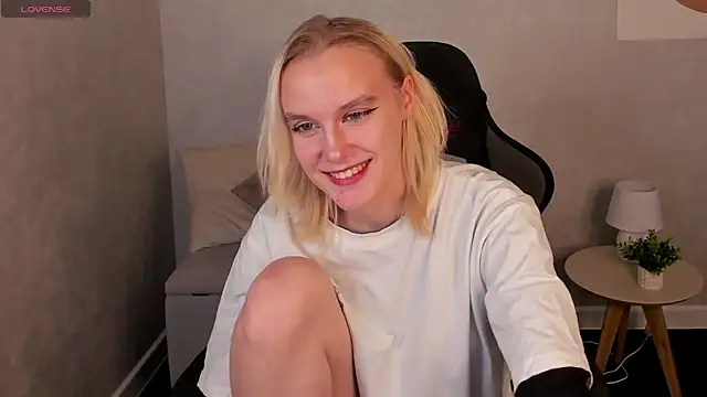 Carolin Miller online show from October 22, 4:57 am