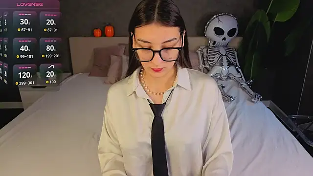 Carrie Roberts online show from October 21, 9:10 am