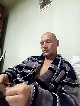 Snapshot of ToughDraft14 chatting on October 1, 9:48 am ToughDraft14 online show from October 1, 9:48 am