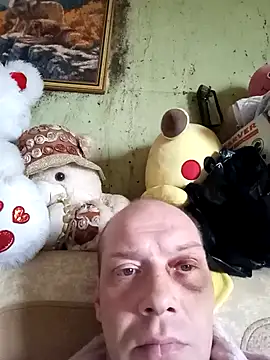 Snapshot of ToughDraft14 chatting on April 2, 1:47 am ToughDraft14 online show from April 2, 1:47 am