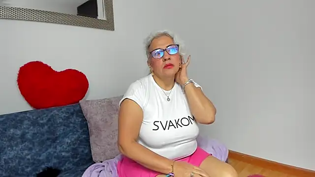 Snapshot of marilyn70 chatting on February 19, 9:55 pm marilyn70 online show from February 19, 9:55 pm