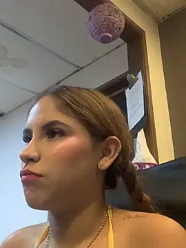 Snapshot of MiiluRosse chatting on October 28, 12:19 pm MiiluRosse online show from October 28, 12:19 pm