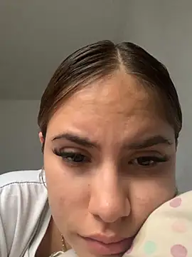 Snapshot of MiiluRosse chatting on November 14, 6:06 pm MiiluRosse online show from November 14, 6:06 pm