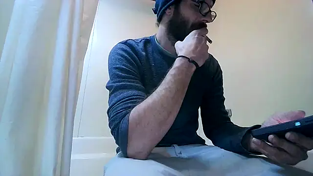 Snapshot of ChristopherMeade chatting on October 17, 12:01 am ChristopherMeade online show from October 17, 12:01 am