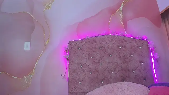 violet taylor  online show from March 30, 2:12 am