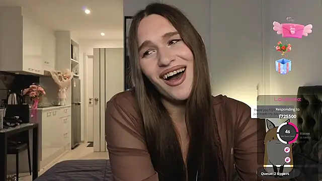 Snapshot of franzeva chatting on June 13, 11:52 am franzeva online show from June 13, 11:52 am