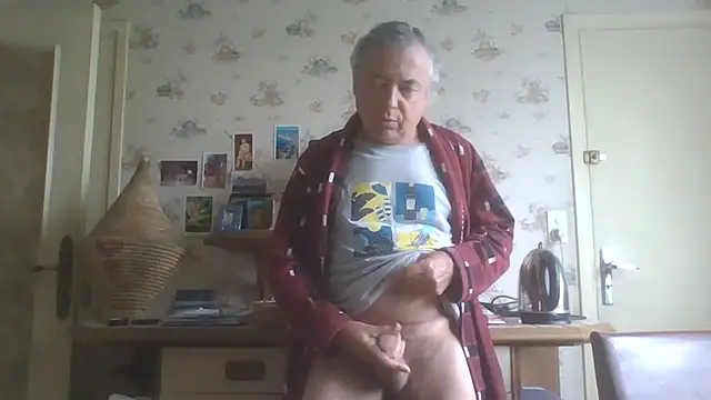 Snapshot of gegevincent chatting on June 9, 9:54 am gegevincent online show from June 9, 9:54 am